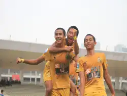 Menang Dramatis! Dua Sundulan Ragil Bawa Bhayangkara FC ke Final MOLA EPA U18 2022